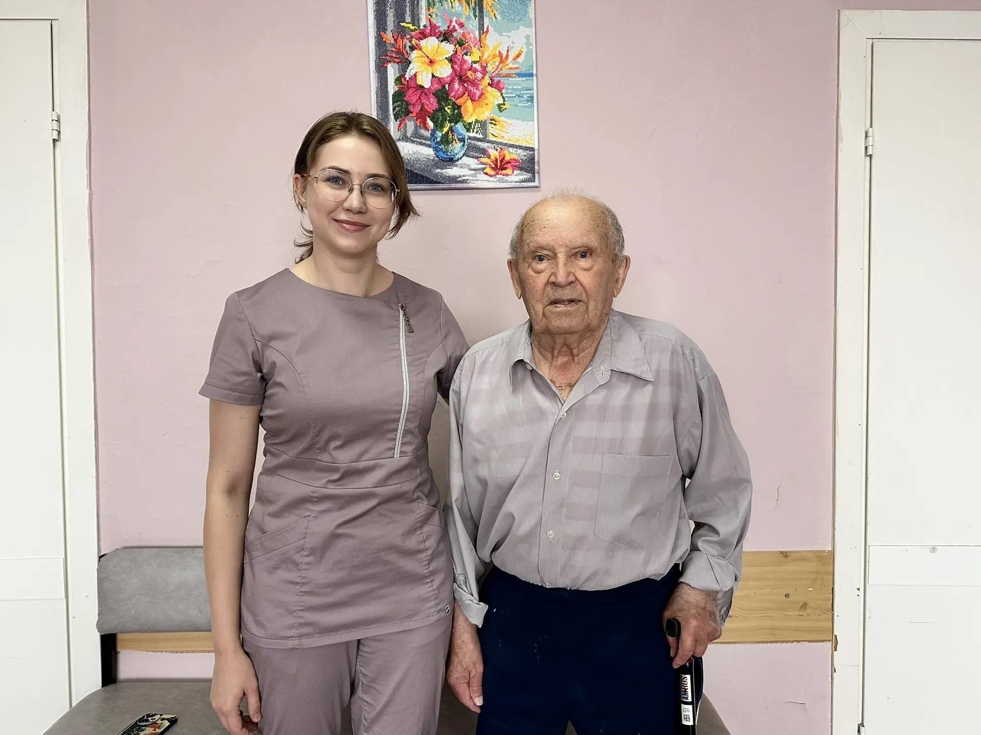 Столетний пациент выписан из неврологического отделения ГКБ № 11 после инсульта