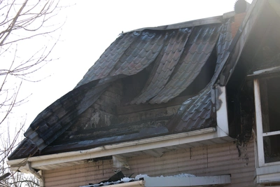 Кровля дома загорелась на улице Ленина в Георгиевске