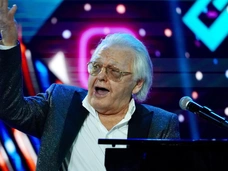 Юрия Антонова увезли на скорой перед выступлением на «Новой волне»