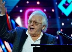 Юрия Антонова увезли на скорой перед выступлением на «Новой волне»