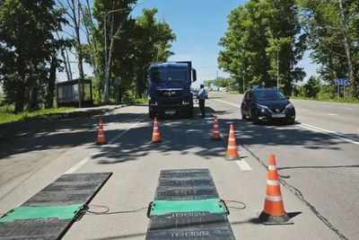 На амурских трассах работают передвижные посты весогабаритного контроля