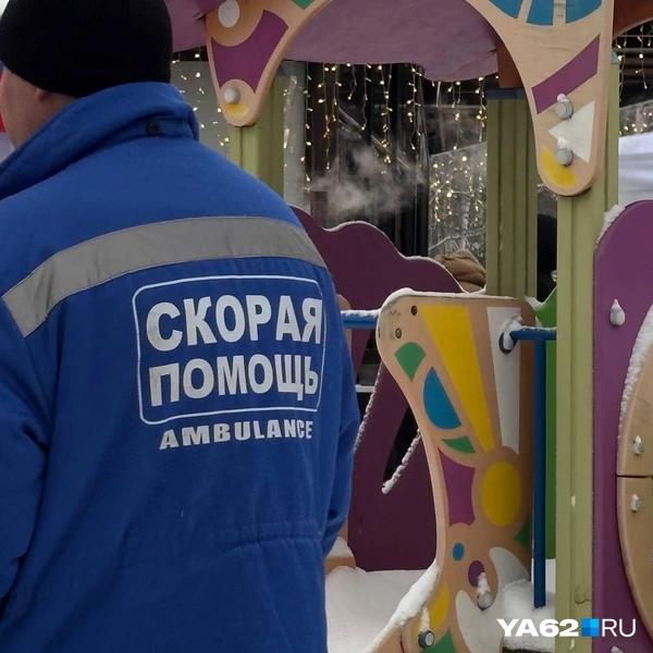 На территории комплекса дежурила бригада скорой помощи | Источник: Виктория Улитова / YA62.RU