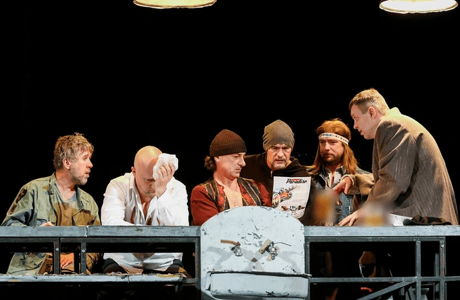 В 2025 году легендарное шоу едет в прощальный тур по России | Источник: «Театр Ателье»