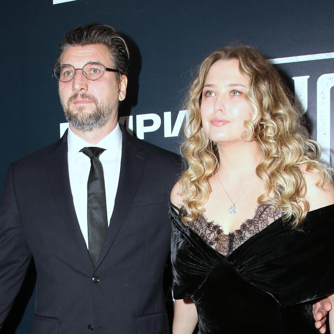 Аглая Шиловская раскрыла детали свадьбы с Устюговым и объяснила, как он помирил ее с дедушкой перед его смертью