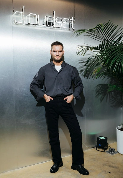 Олег Тихомиров