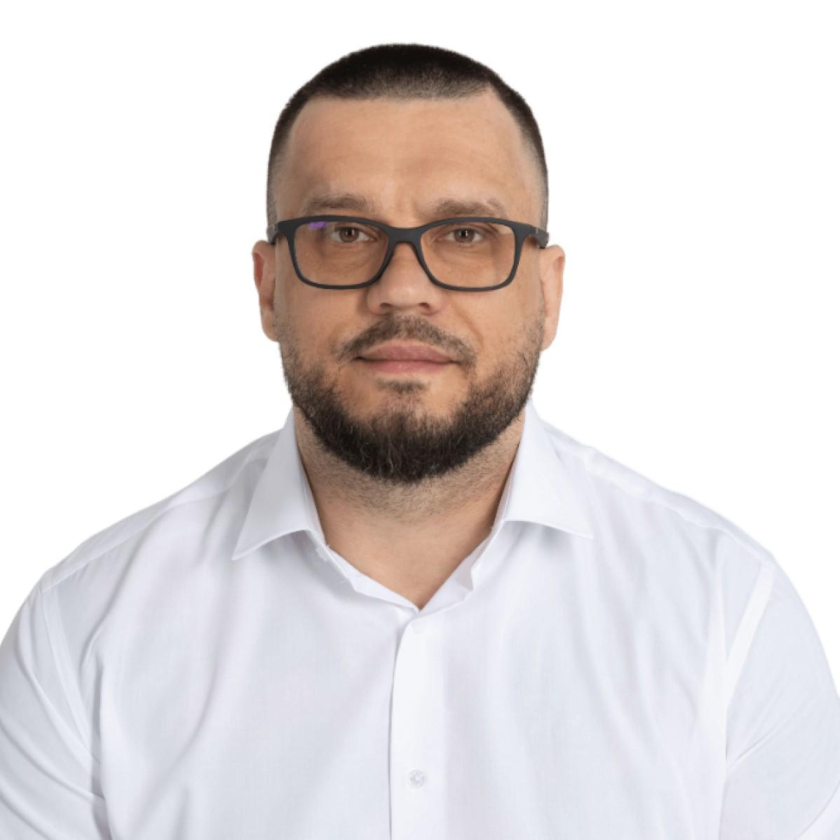 Задержан блогер и психолог Максим Антонов: в его рехабе, который рекламировал Тимати, пытали людей