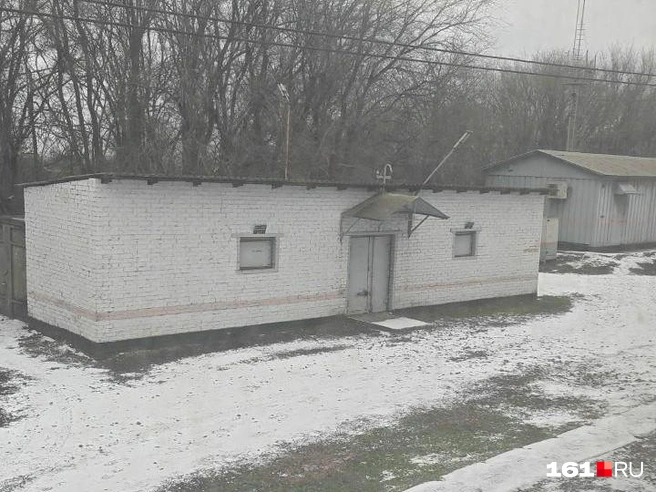 Многие пассажиры задержавшихся поездов решили добираться до конечной точки на такси | Источник: читатель 161.RU