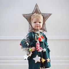 Как назвать ребенка, рожденного в декабре: варианты имен по Святцам и не только