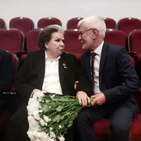 С Валентиной Терешковой также встретился ректор Ярославского педагогического университета  | Источник: Михаил Груздев / Vk.com