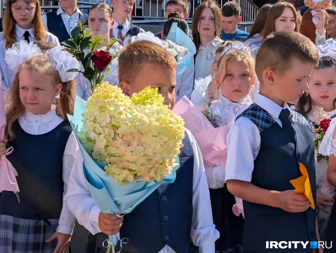 Для ребят они, конечно, просто какие-то дядьки | Источник: «ИрСити»