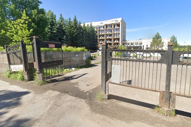 «Озерный» — потому что рядом Черное озеро | Источник: google.com/maps