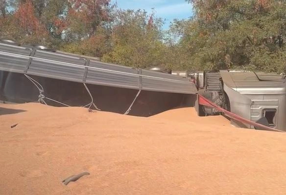 «Жутко это всё выглядит»: сообщается о серьезной аварии на трассе под Волгоградом | Источник: читатели V1.RU