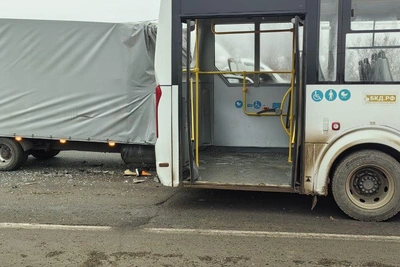 Столкновение автобуса с газелью под Волгоградом утром 5 декабря