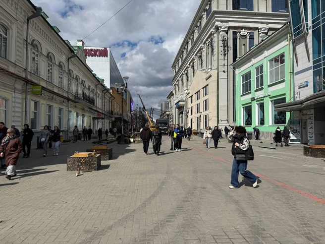 Рабочие утверждают, что достопримечательность следовало убрать за одну ночь — с 24 на 25 апреля | Источник: Ирина Шутько / E1.RU
