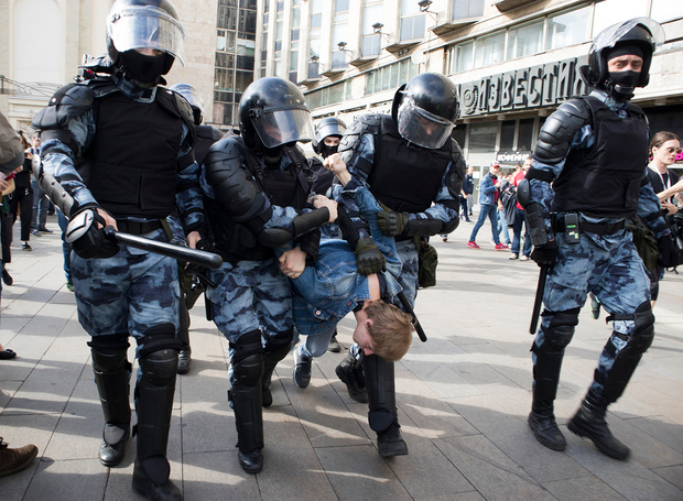Фото №1 - Десятки священников написали письмо в защиту арестованных на акциях протеста. РПЦ это не понравилось