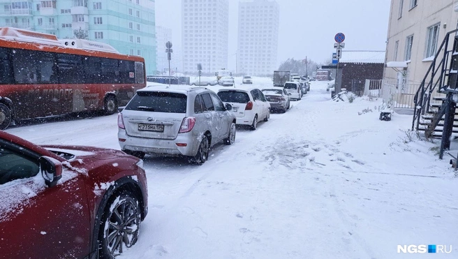 Ажиотаж наблюдается на многих автосервисах | Источник: Антон