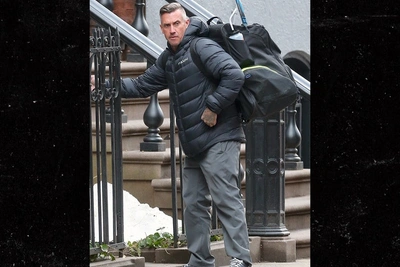 Муж Пинк Кэри Харт замечен в Нью-Йорке