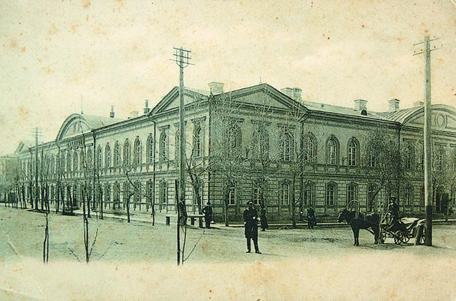 Оренбургская мужская гимназия на улице Николаевской (ныне Советской). XIX век | Источник: ogikm.ru