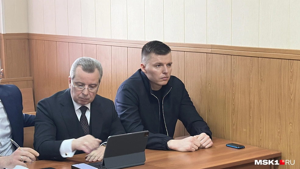 Артем Чекалин явился в суд | Источник: StarHit