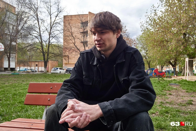 Сейчас юноша рассказывает обо всем спокойно. Хотя тогда, по его словам, ему было страшно | Источник: Роман Данилкин / 63.RU