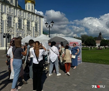 В очереди за водой журналистка простояла около 10 минут | Источник: Виктория Денисова / 71.RU