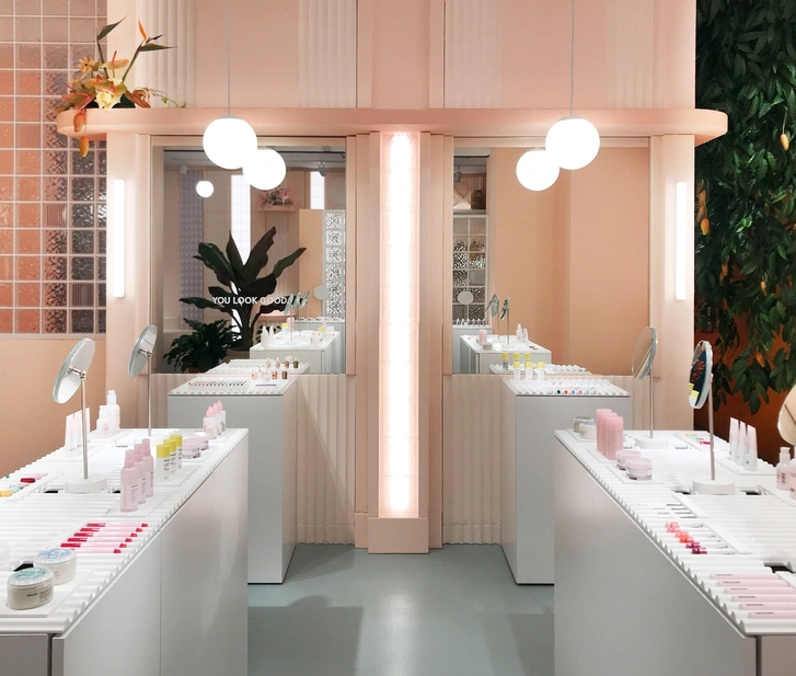 Эклектичный pop-up бутик Glossier в Майами (фото 5)