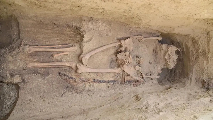 В Венгрии нашли захоронения родственных элитных воинов X века с оружием и монетами из Италии В Венгрии нашли захоронения родственных элитных воинов X века с оружием и монетами из Италии