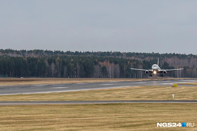 Почти таежный самолет | Источник: Мария Ленц / NGS24.RU