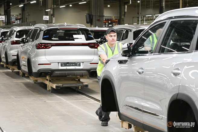 АвтоВАЗ уходит в корпоративный отпуск до 13 мая, потратив 530 млн рублей на подготовку к выпуску кроссовера Lada Azimut — image 3