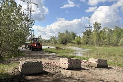В барнаульском Затоне временно закрыта дорога на остров Шубинский