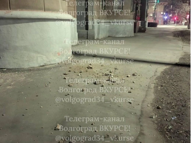 Судя по фото, участок падения пока что не огорожен | Источник: @volgograd34_vkurse / t.me