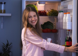 Уберите из холодильника: самый опасный продукт для вашей фигуры (он точно есть у вас дома)
