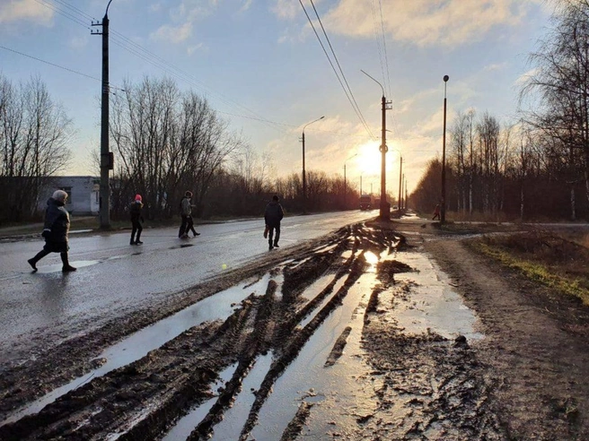 Люди всегда тут переходят | Источник: Михаил Шишов