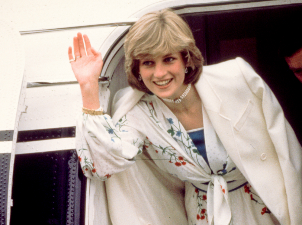 Стрижка раздора: как принцесса Диана «украла шоу» у Королевы | marieclaire.ru