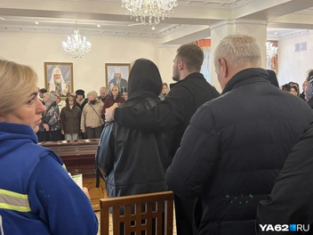 Возле гроба собрались самые близкие | Источник: Дарья Ходосевич / YA62.RU