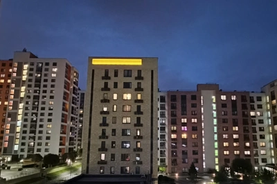 В Тюмени под окнами дома нашли тело женщины