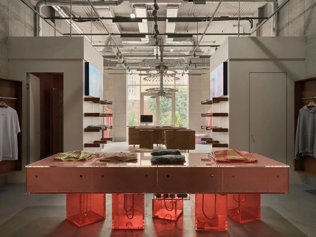 Розовый и серый: магазин Monochrome в Екатеринбурге | mcmaison.ru