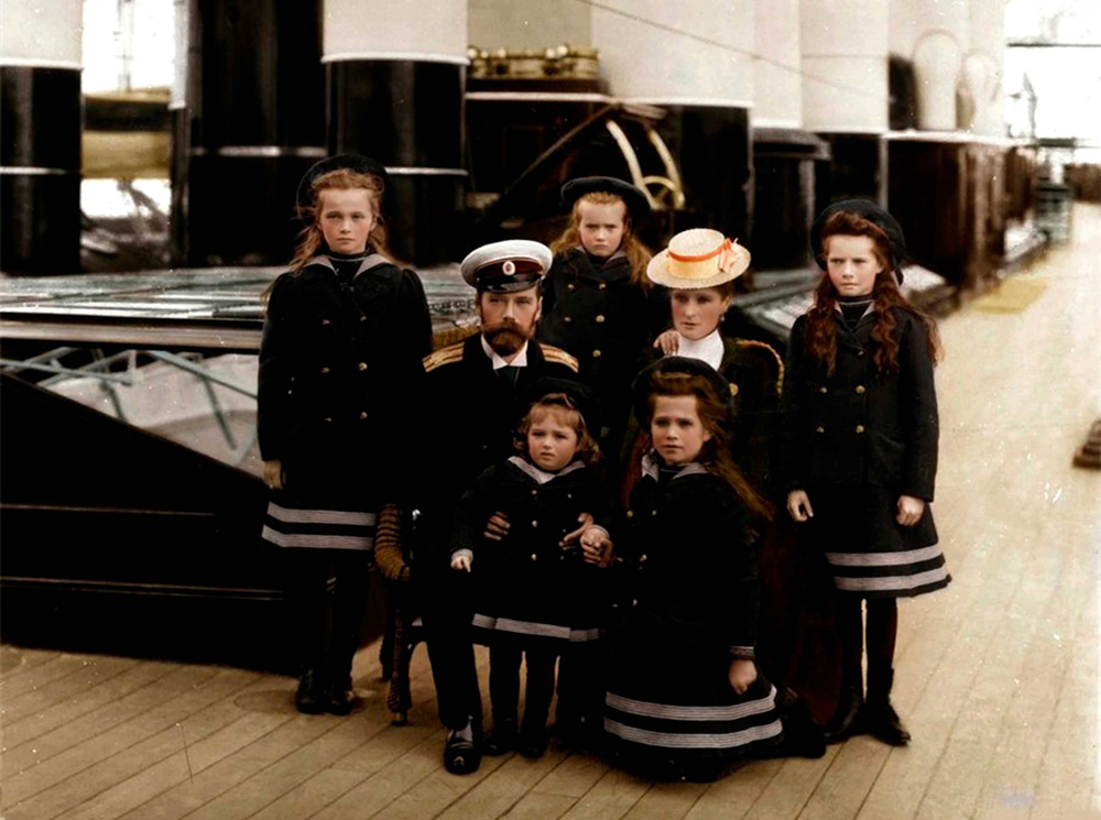 Представлен первый тизер сериала «Романовы» | marieclaire.ru