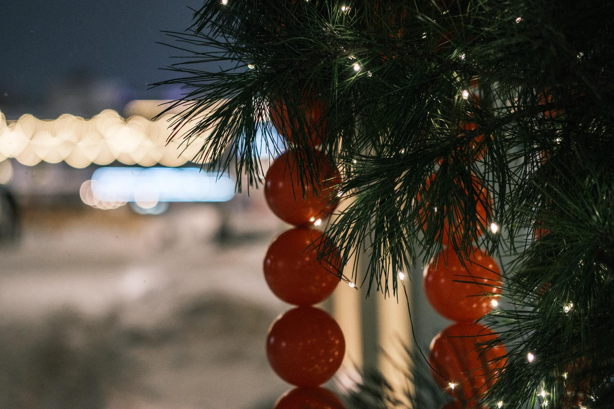 Праздник к нам приходит: прошлись по центральным улицам Уфы и нашли для вас новогоднее настроение