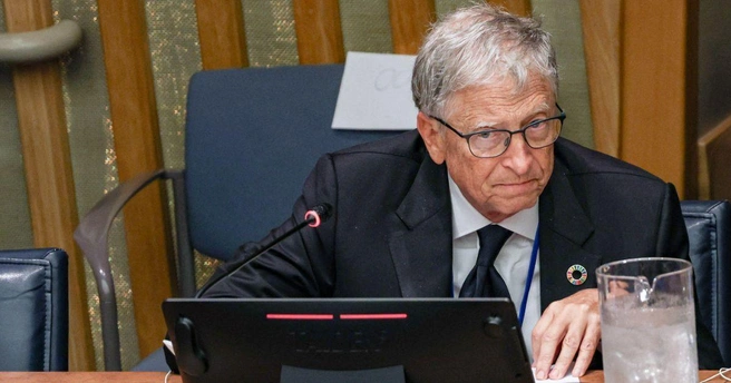 Основатель Microsoft уже выражал сожаление по поводу связи с педофилом. | Источник: MEGA