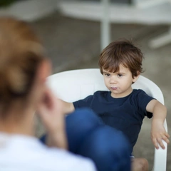 6 невольных ошибок родителей, которые мешают ребенку заговорить