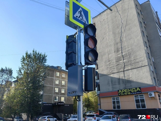 Кто-то успел уже их разрисовать. Ужас!  | Источник: Павел Красоткин / 72.RU 