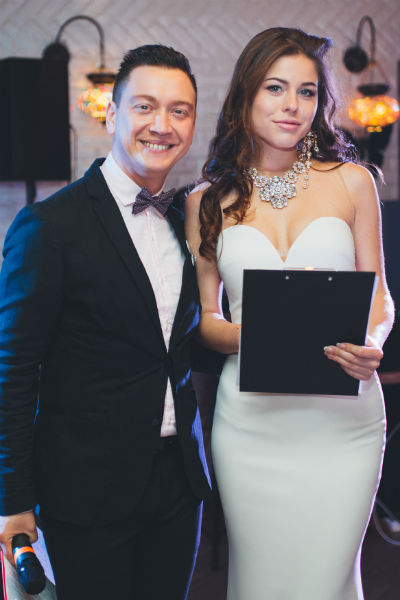 Ведущие Иван Кузьмичев и Екатерина Головкина - финалистка конкурса Miss Europe