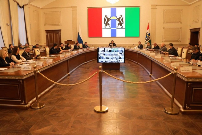 Заседание межведомственной комиссии по поддержке участников СВО и членов их семей под председательством замгубернатора Константина Хальзова | Источник: Nso.ru