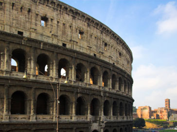 Власти Италии отдали право реставрации Колизея частному лицу