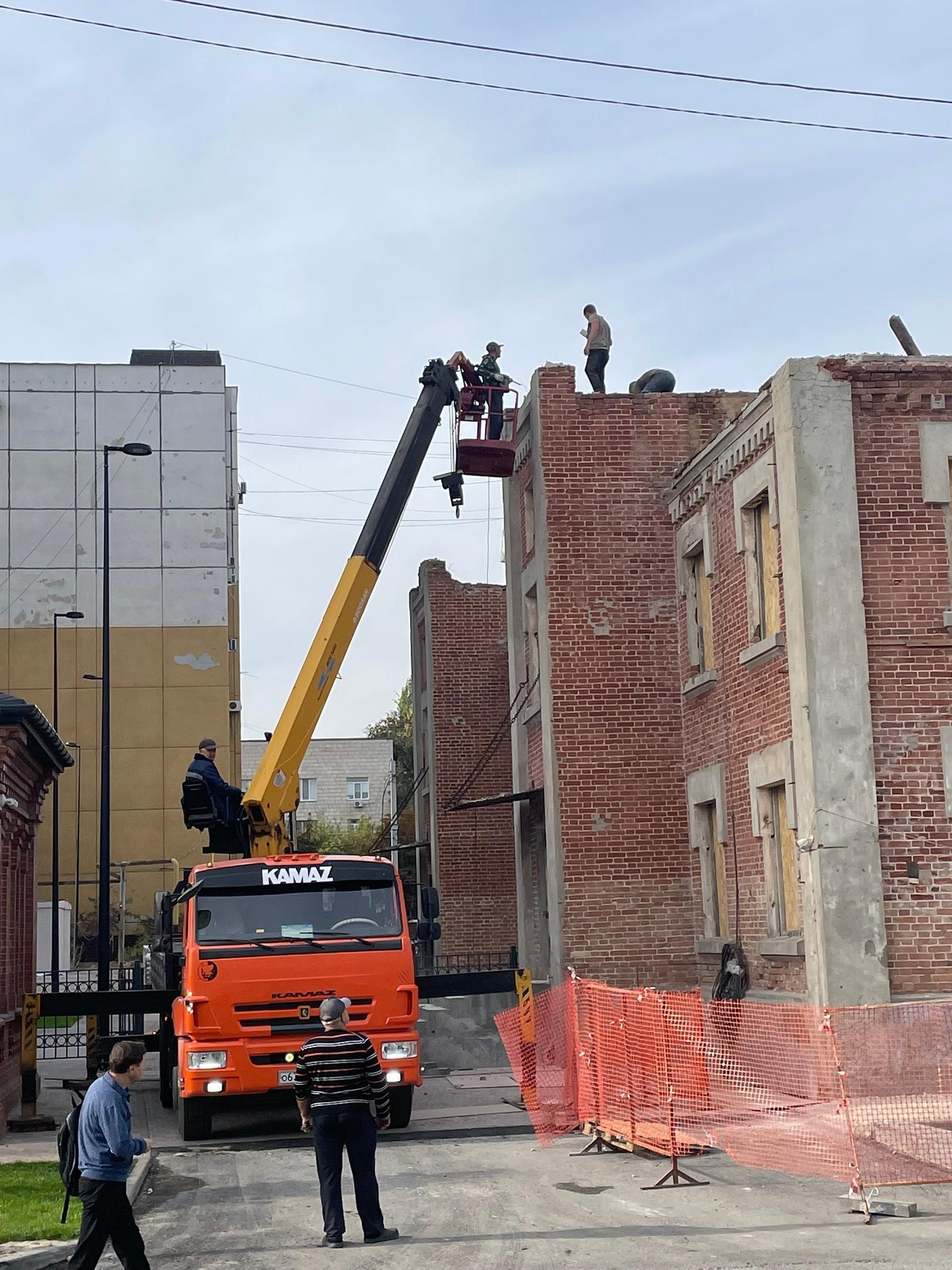 В Волгограде горожане опасаются за пережившее Сталинградскую битву здание в стиле конструктивизма —…