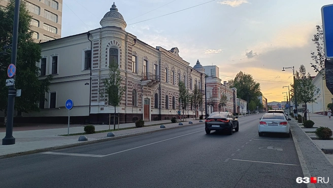 Любоваться закатами и архитектурой лучше одновременно! | Источник: Андрей Немов / 63.RU
