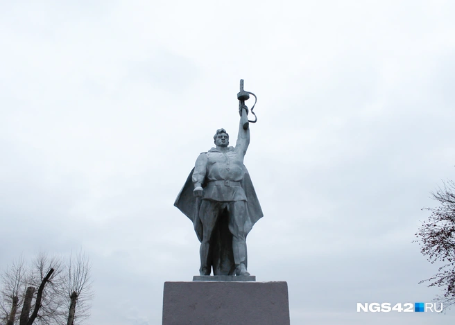 Сотрудники следили за состоянием памятников в регионе | Источник: Александр Левчук / NGS42.RU