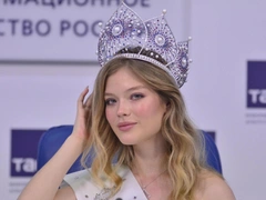 «Мисс Россия — 2022» Линникова опустила Костенко: «Влезла в чужую семью, ей мужик изменяет, свекровь не любит. Карма»