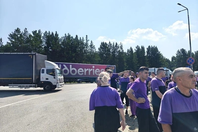 Екатеринбурженка потеряла машину при пожаре у склада Wildberries